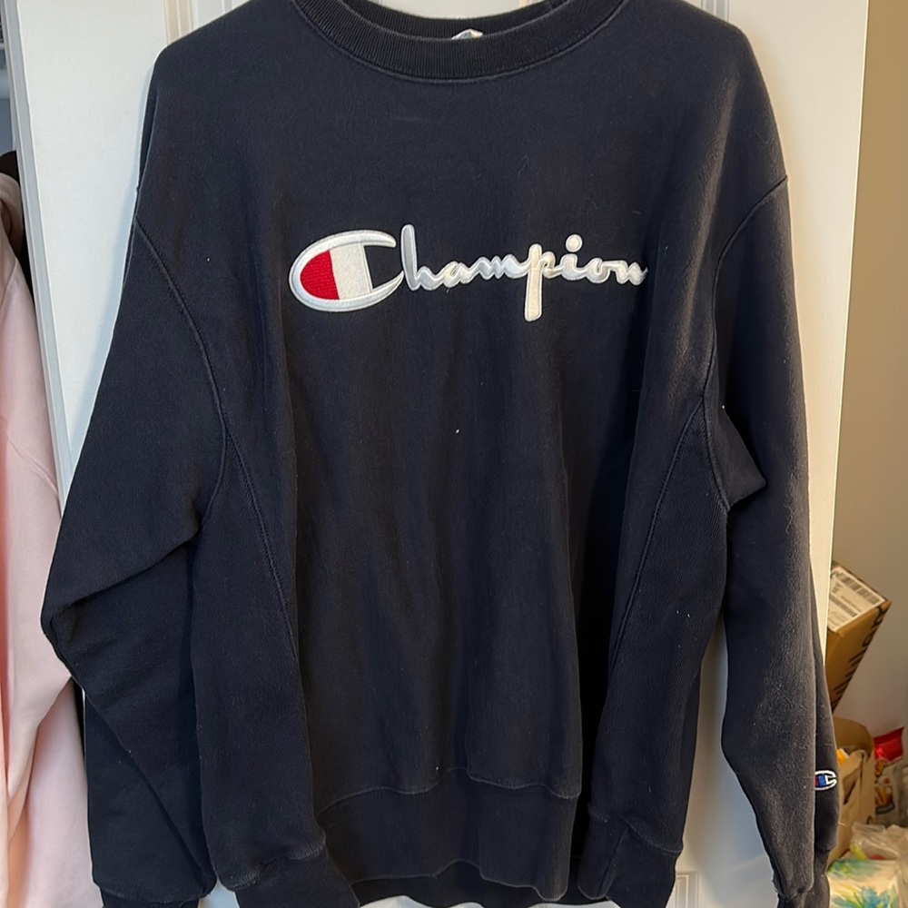 NWOT CHAMPION SWEATSHIRT